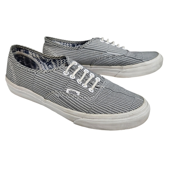 Vans Black & White Mixed Geo Authentic Slim Low Top Sneaker Size 9 Women 7.5 Men - Picture 15 of 16